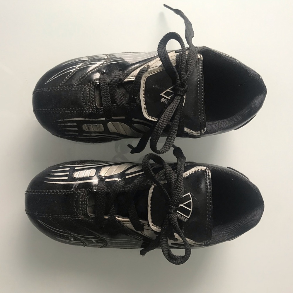 Vizari boys size 13 soccer cleats